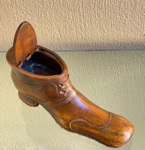 LARGE LATE VICTORIAN TREEN SNUFF SHOE - ADDITIONAL PHOTO 3