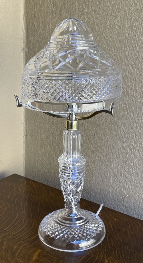 BEAUTIFUL CUT GLASS CRYSTAL MUSHROOM LAMP