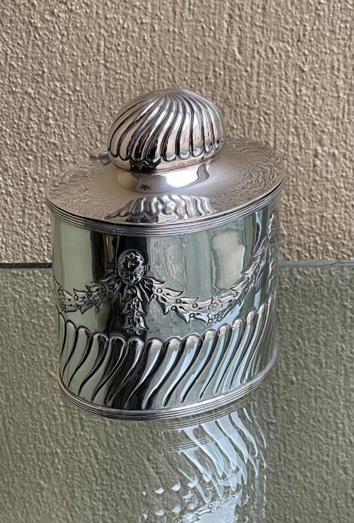 EDWARDIAN SILVER TEA CADDY WITH INTEGRAL SPOON BY GEORGE UNITE - ADDITIONAL PHOTO 1