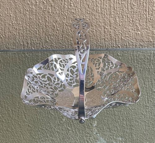 PRETTY ELIZABETH II SILVER BON BON DISH BASKET - ADDITIONAL PHOTO 2