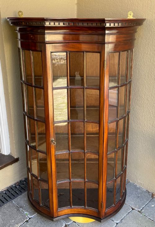 Quality Edwardian Mahogany Wall Cabinet