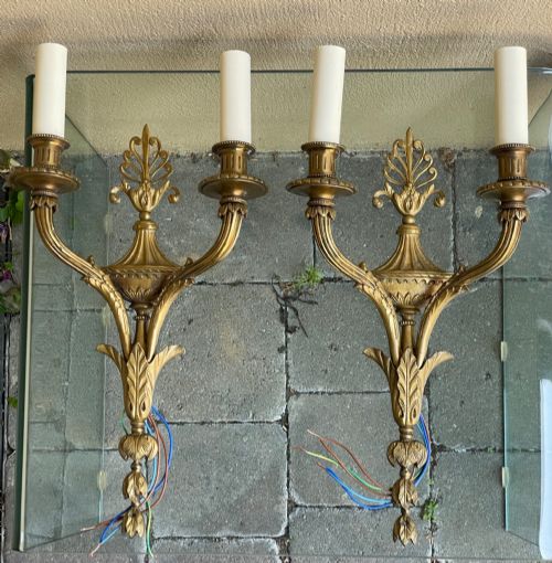 QUALITY PAIR OF FRENCH GILDED BRONZE WALL LIGHTS