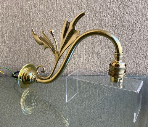 GOOD SET OF FOUR ART NOUVEAU BRASS WALL LIGHTS - ADDITIONAL PHOTO 3