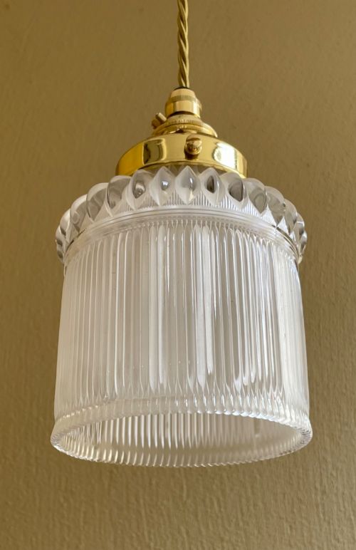 STYLISH HOLOPHANE LIGHTING PENDANT - ADDITIONAL PHOTO 1