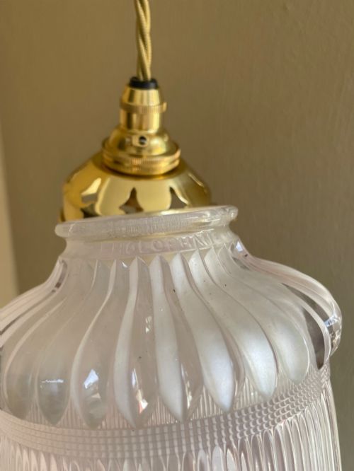 STYLISH HOLOPHANE LIGHTING PENDANT - ADDITIONAL PHOTO 2
