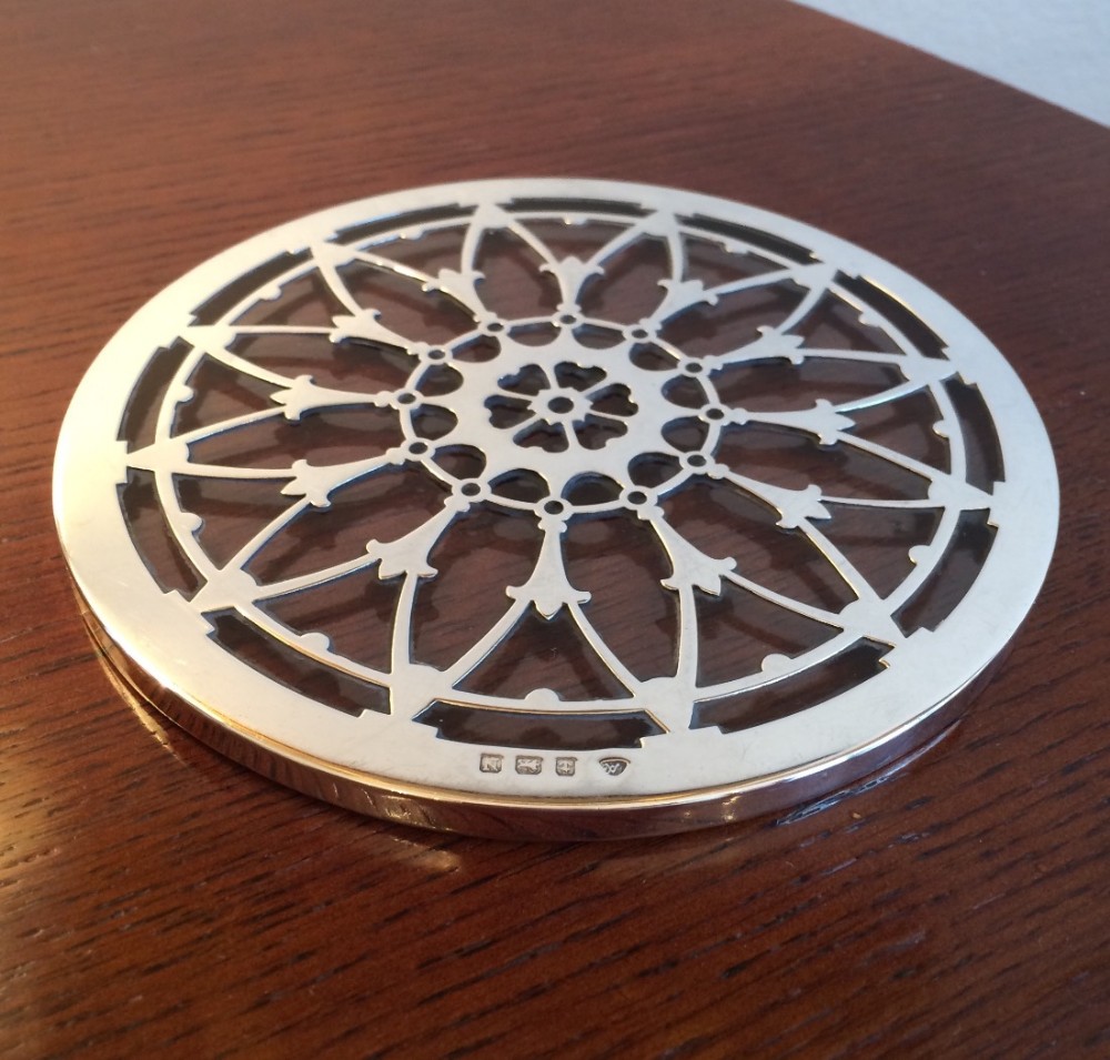 George VI solid silver trivet teapot stand, 1937