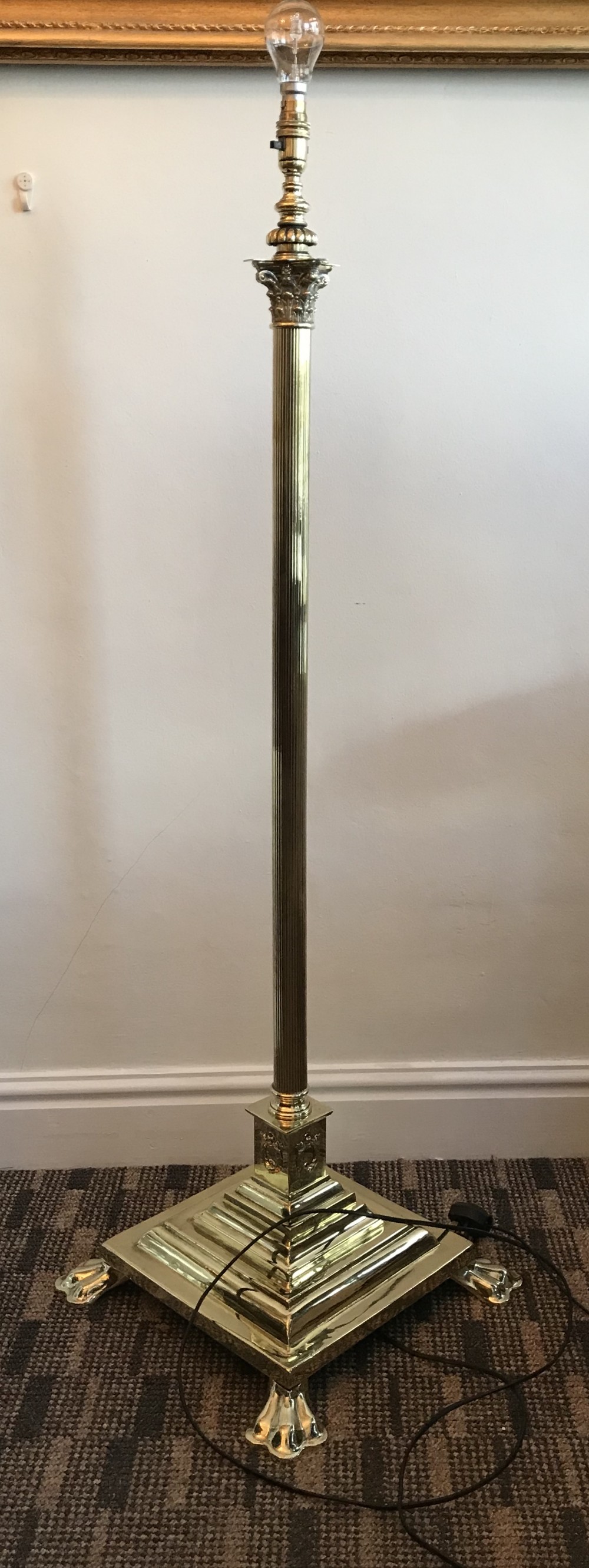 Quality Edwardian Brass Corinthian Standard Lamp