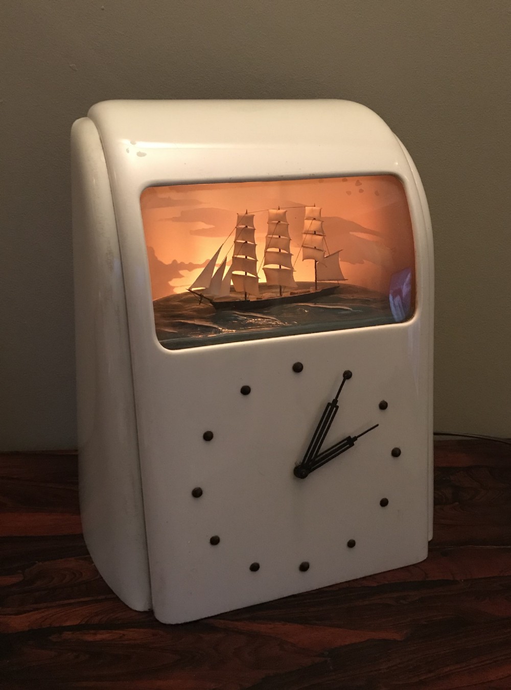 Art Deco Vitascope Clock View V