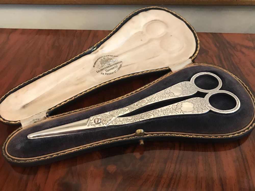 Beautiful Pair Edwardian Solid Silver Grape Scissors