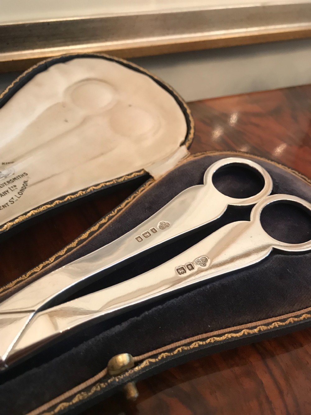 Beautiful Pair Edwardian Solid Silver Grape Scissors View VI