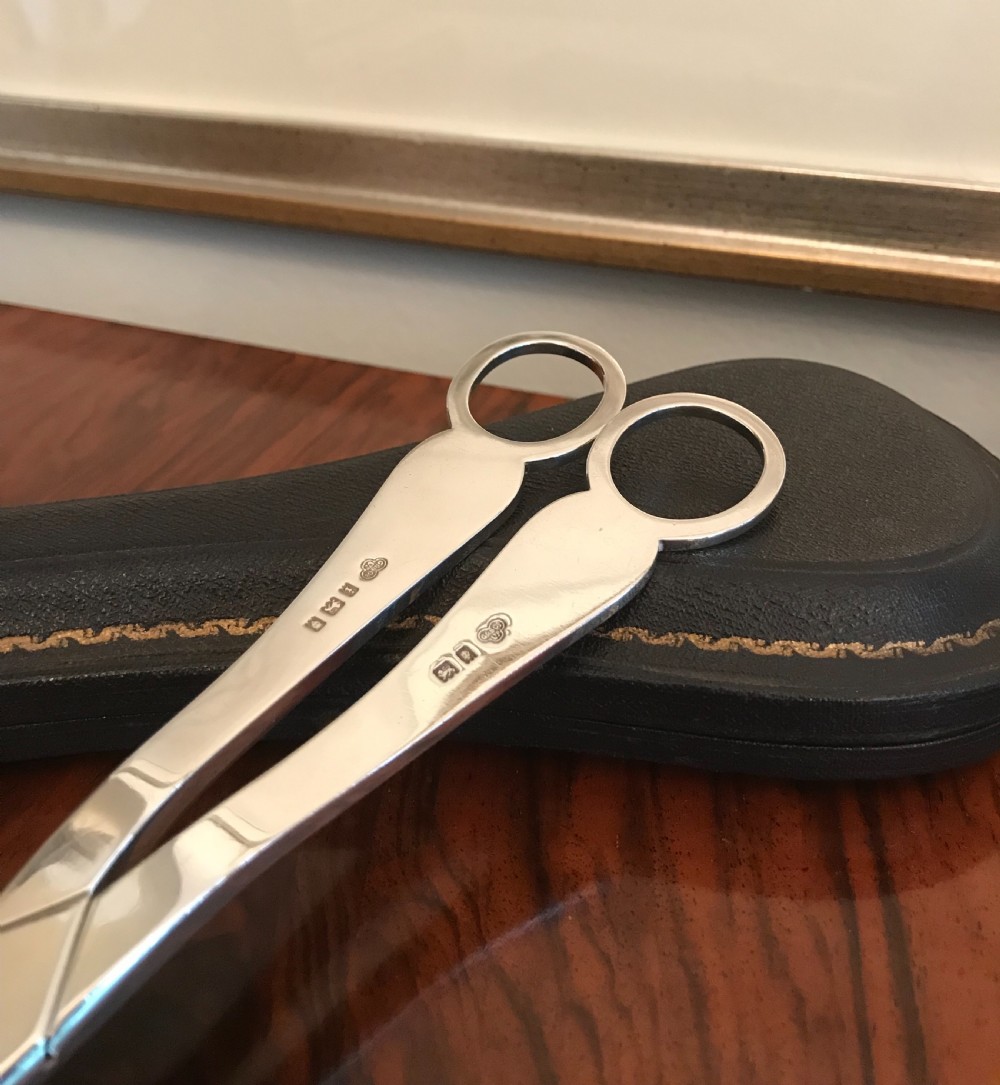 Beautiful Pair Edwardian Solid Silver Grape Scissors View IX
