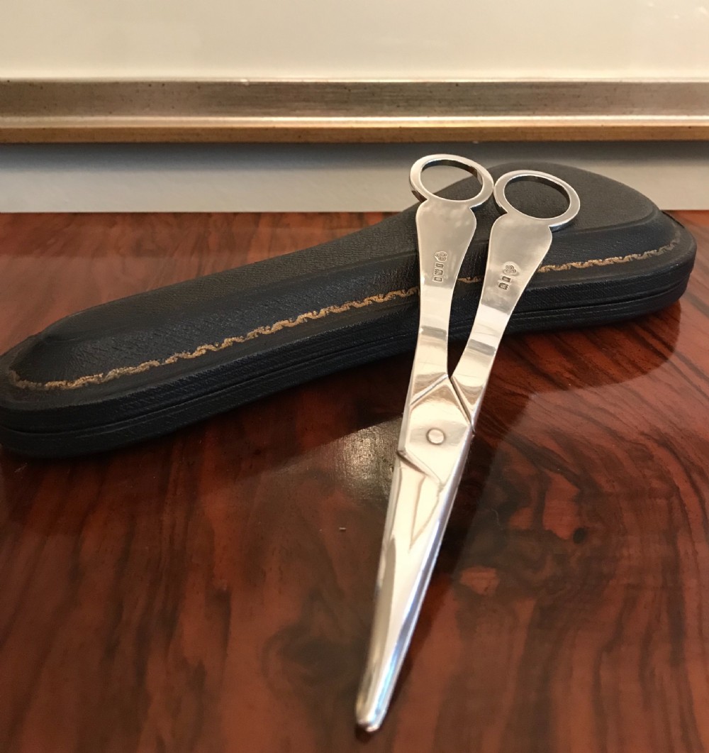 Beautiful Pair Edwardian Solid Silver Grape Scissors View XII