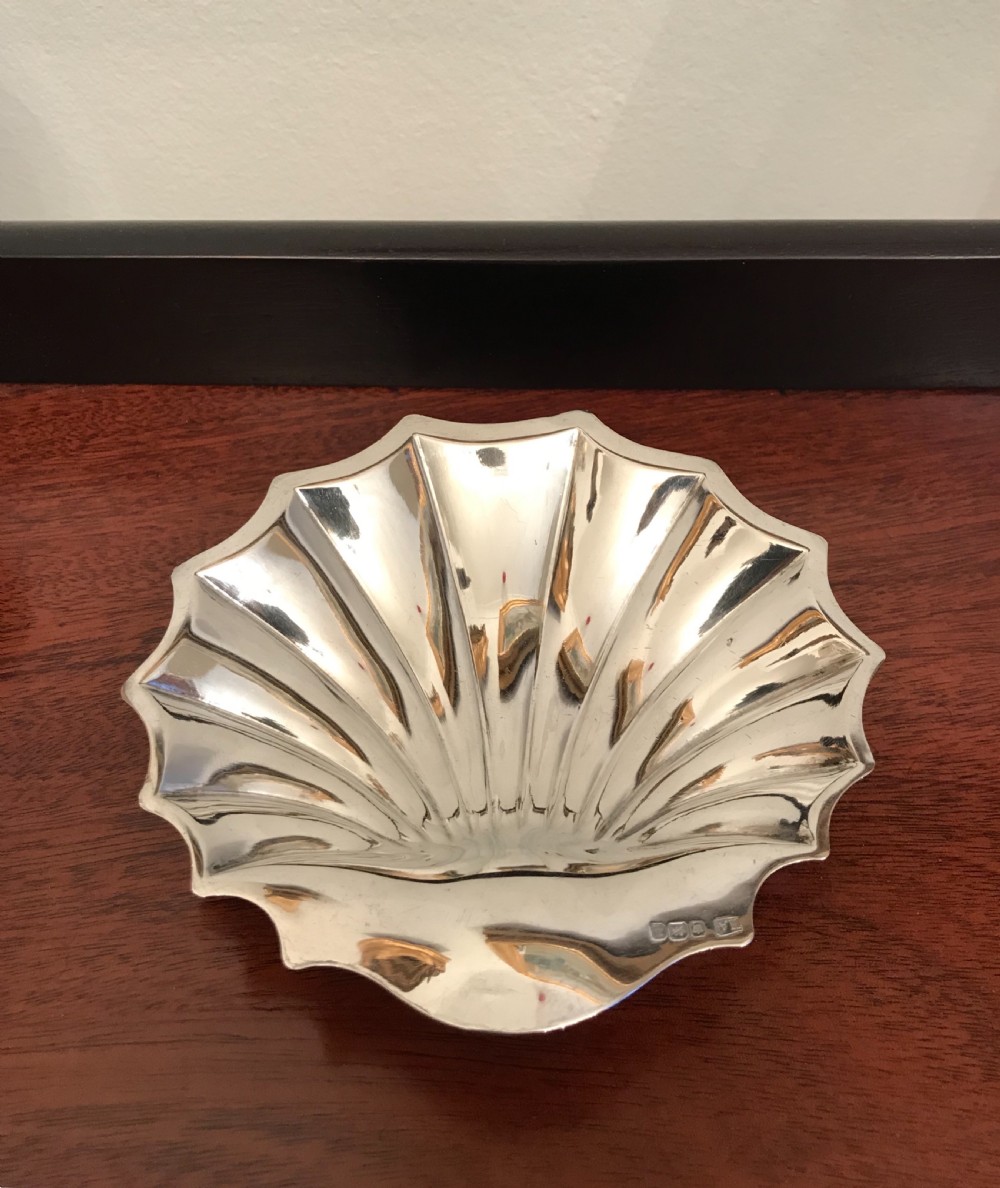 George V Silver Shell Dish, 1912 View II
