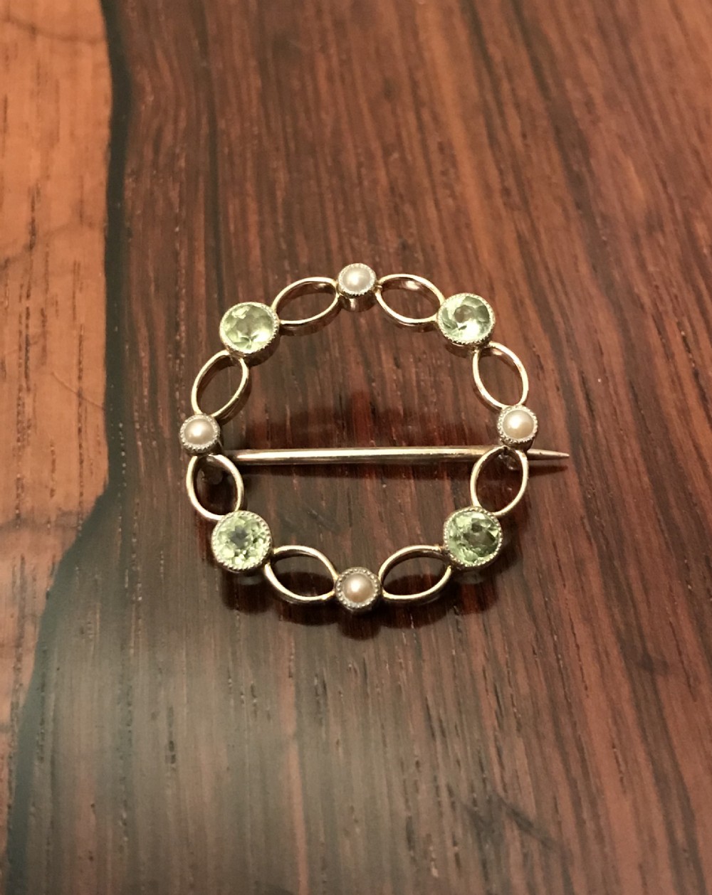 Edwardian 15ct Peridot & Pearl Brooch 