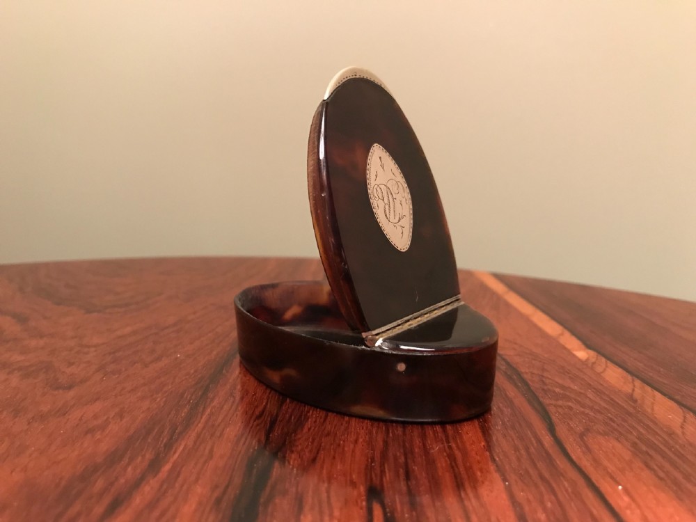 Stunning George III Tortoiseshell Snuff Box View V