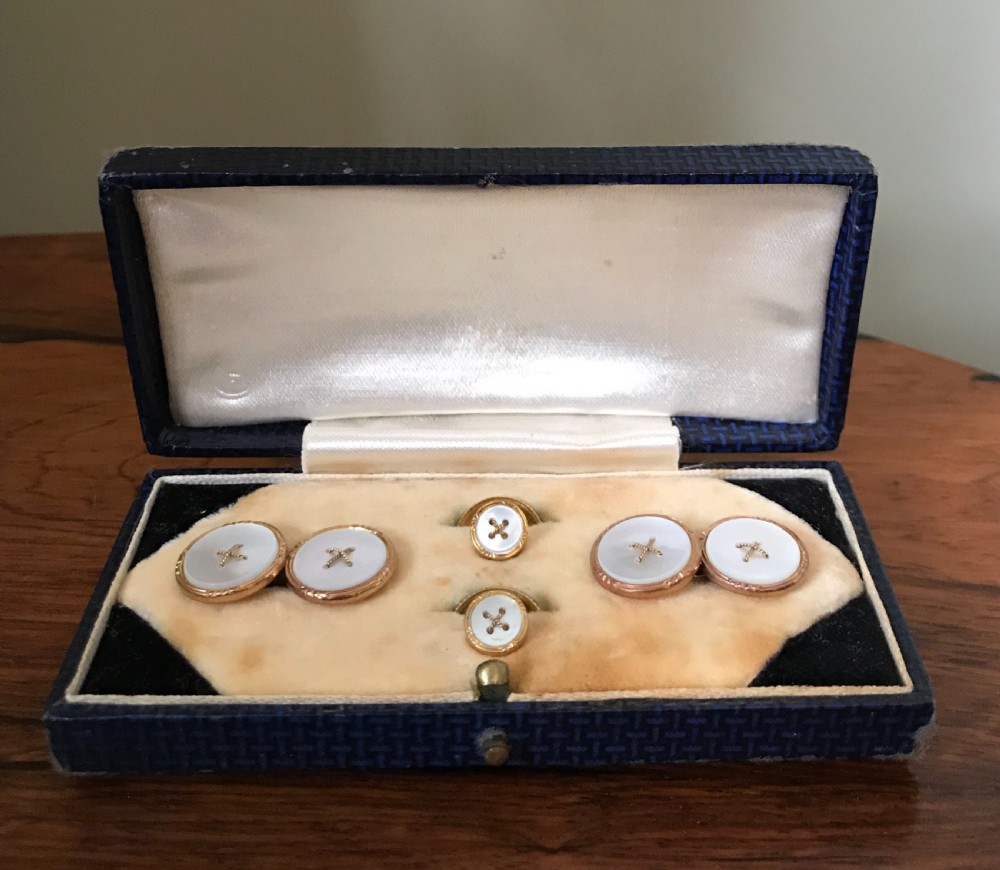 Superb Set of Art Deco Gold Cufflinks