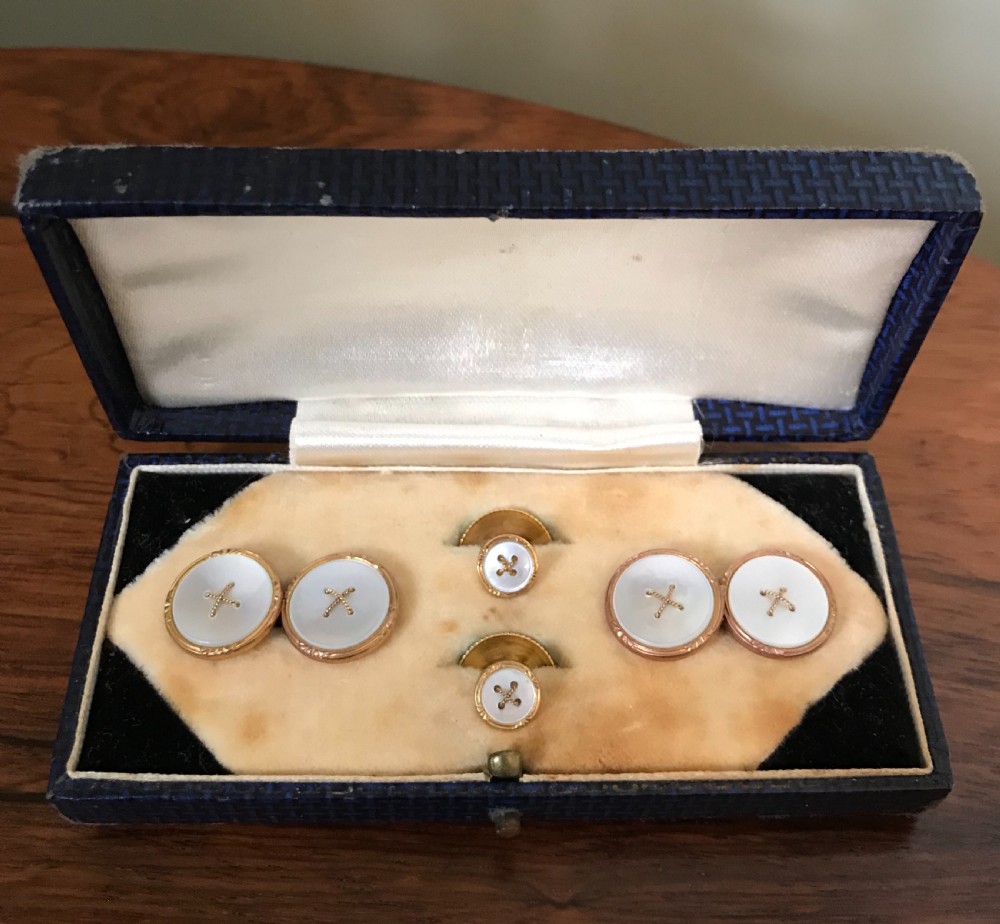Superb Set of Art Deco Gold Cufflinks View II