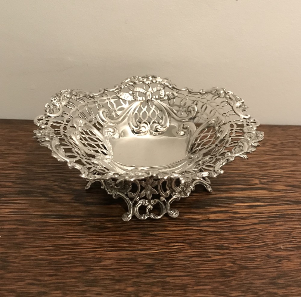 Quality Silver Bon Bon dish by William Comyns