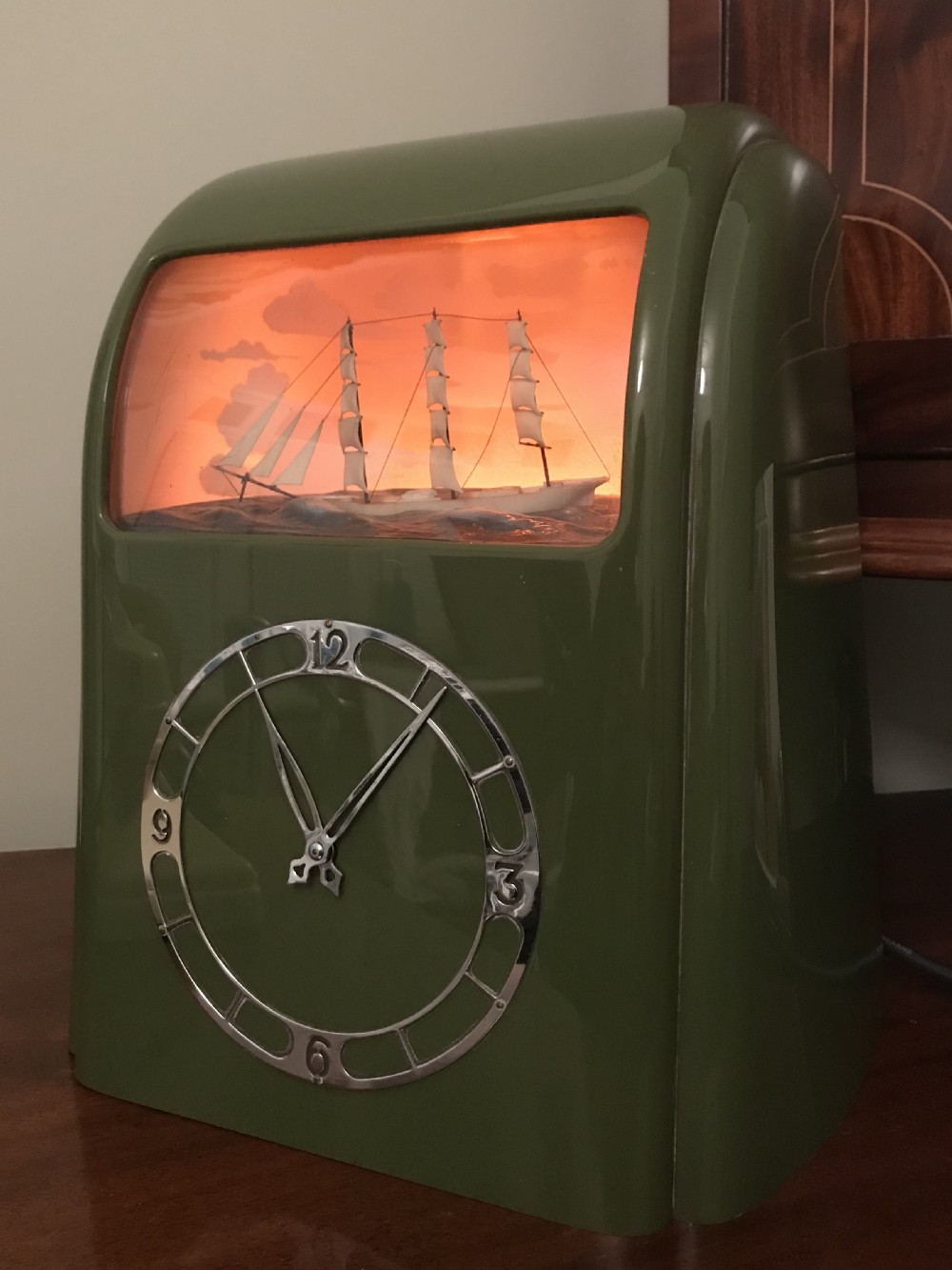 Art Deco Clock by Vitascope View II