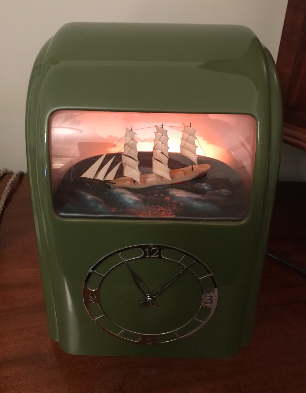 Art Deco Clock by Vitascope View V