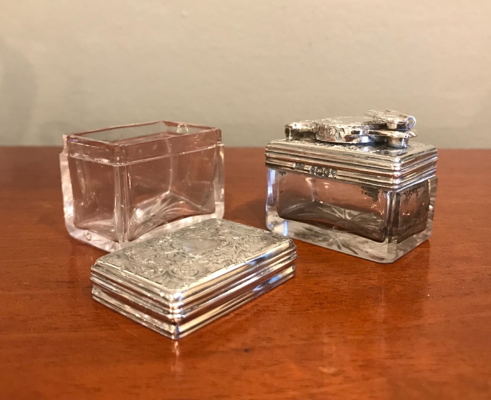 Rare Early Victorian Solid Silver Travelling Inkwell and Nib Box View VI