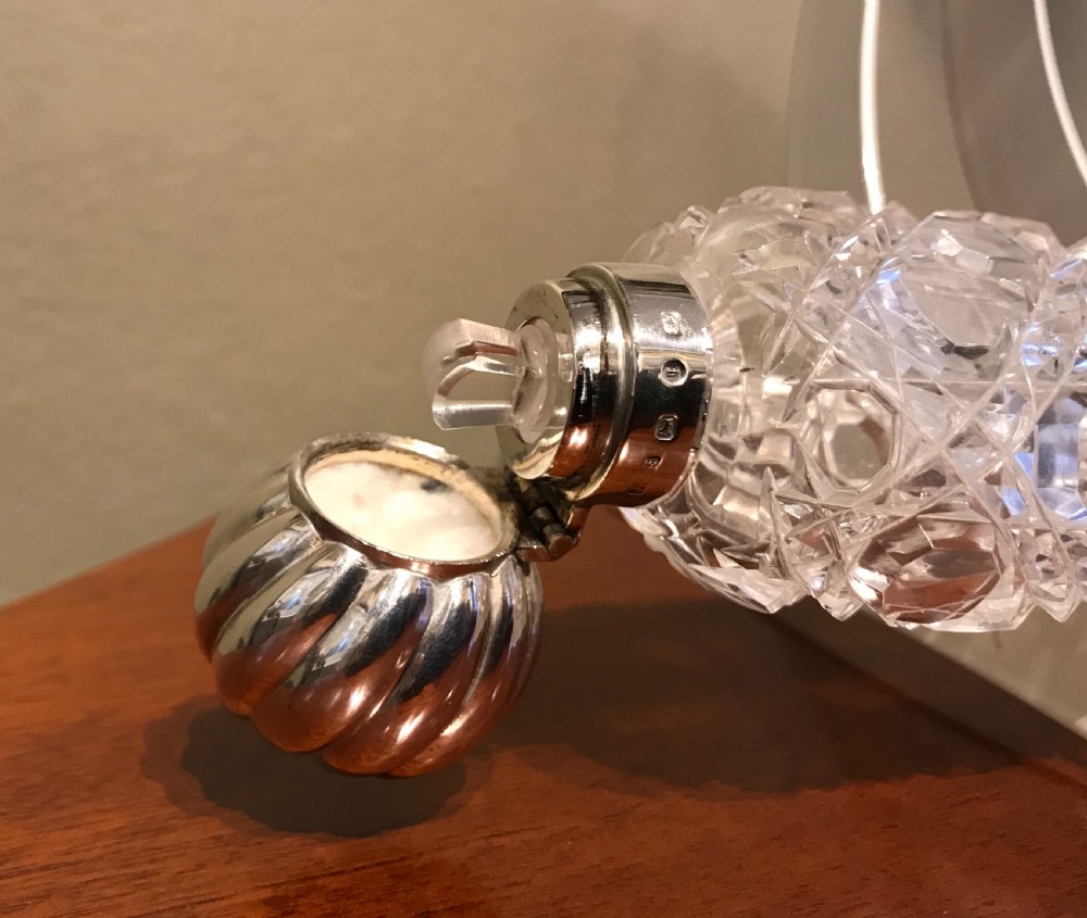 Stunning Victorian Silver & Cut Glass Scent Bottle, 1890 View VI