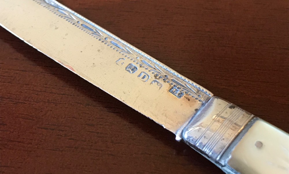 George III Silver and Mother of Pearl Fruit Knife, Sheffield 1812 View IV