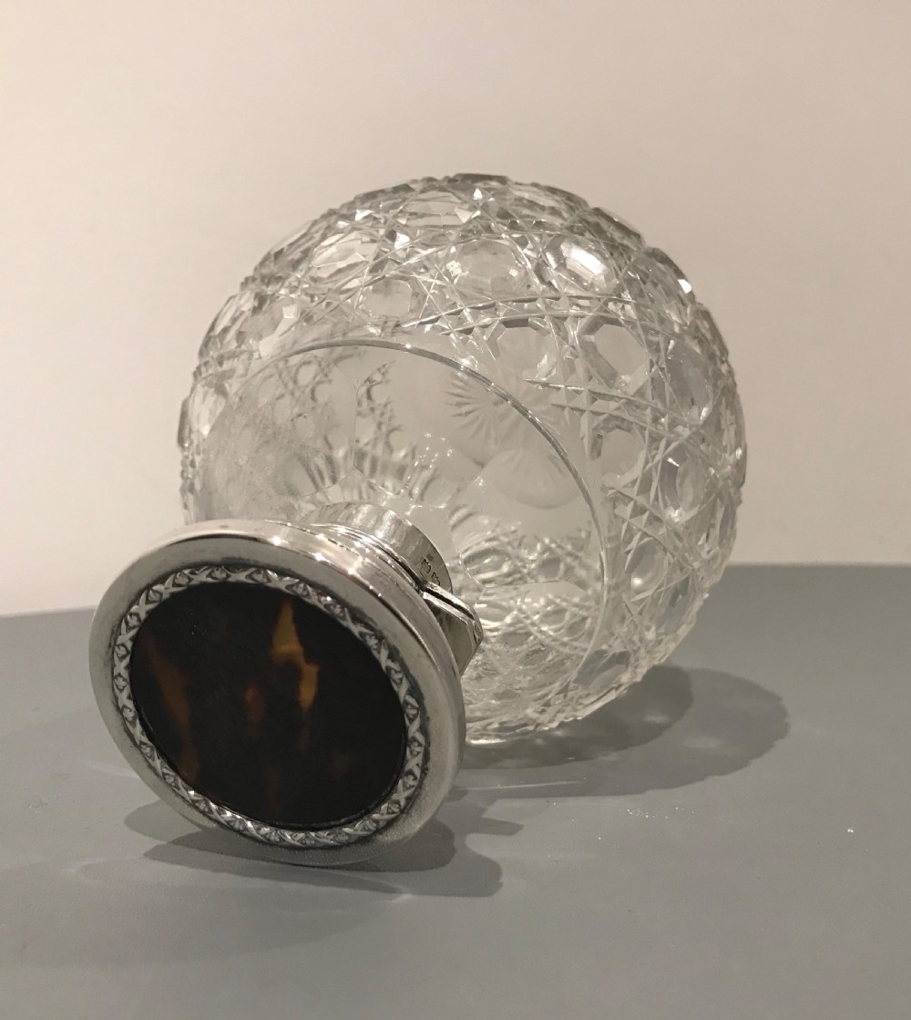 Large George V  Silver and Cut Glass Scent Bottle, 1920 View V