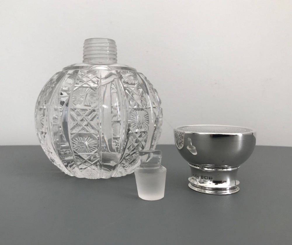 Large George V Silver and Cut Glass Perfume Bottle View V