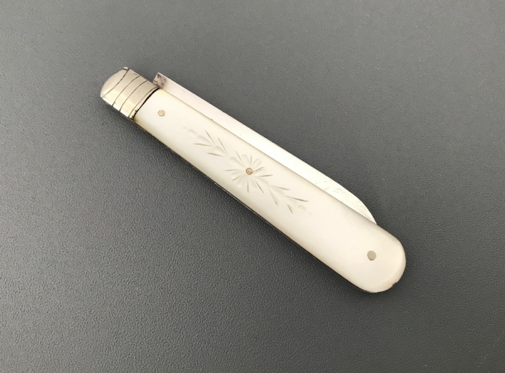 George V Silver & Mother of Pearl Fruit Knife  View V