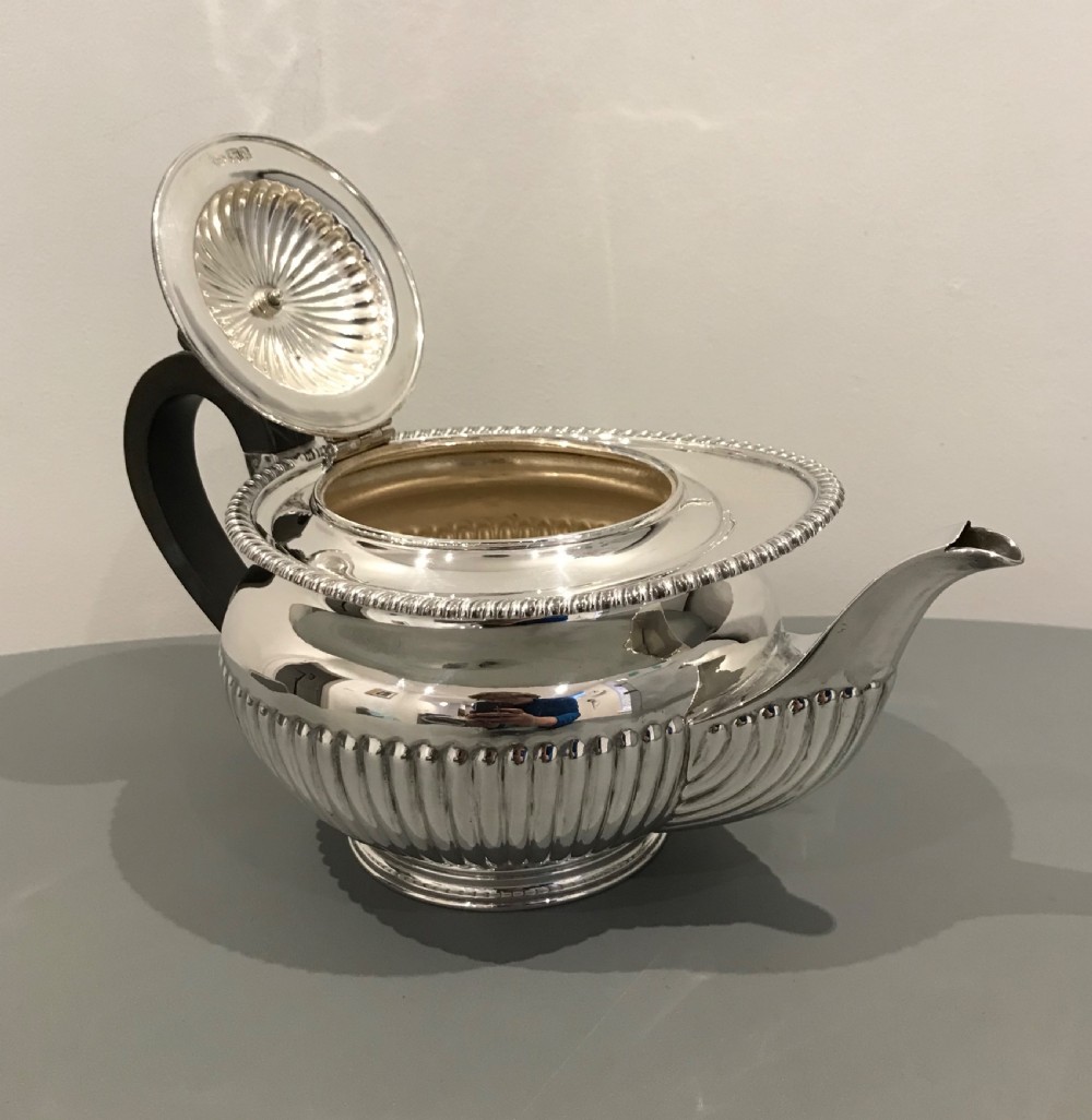 Quality George V Solid Silver Teapot, 788 grams  View IV