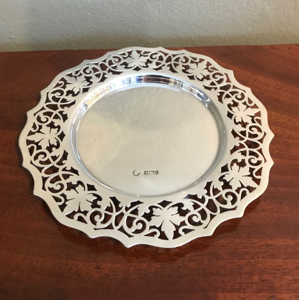 Delightful Late Victorian Solid Silver Plate, 1901 View III