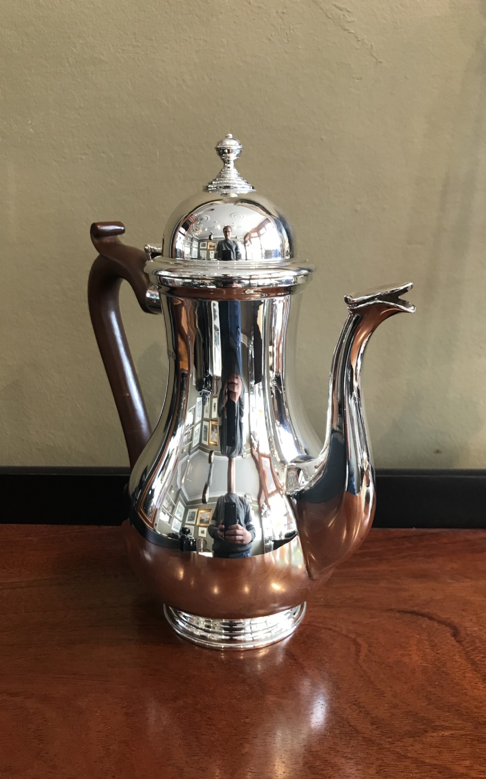 George V solid silver coffee pot, 1925 View II