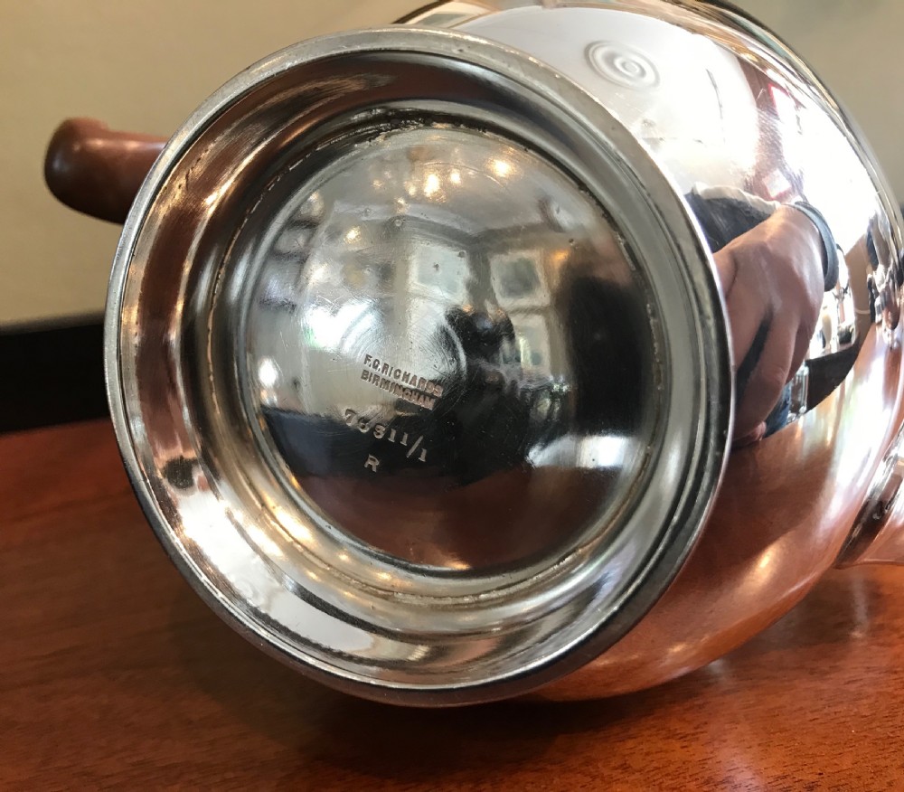 George V solid silver coffee pot, 1925 View V