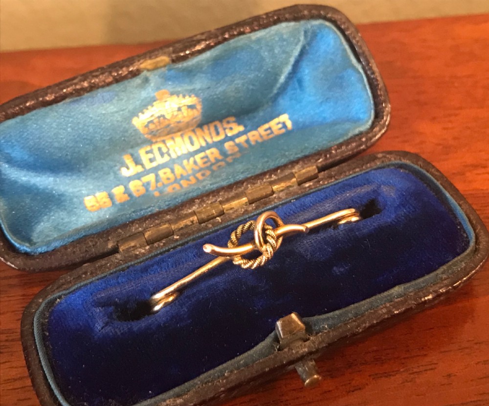 Delightful Edwardian 9ct Gold Knot Brooch  View V