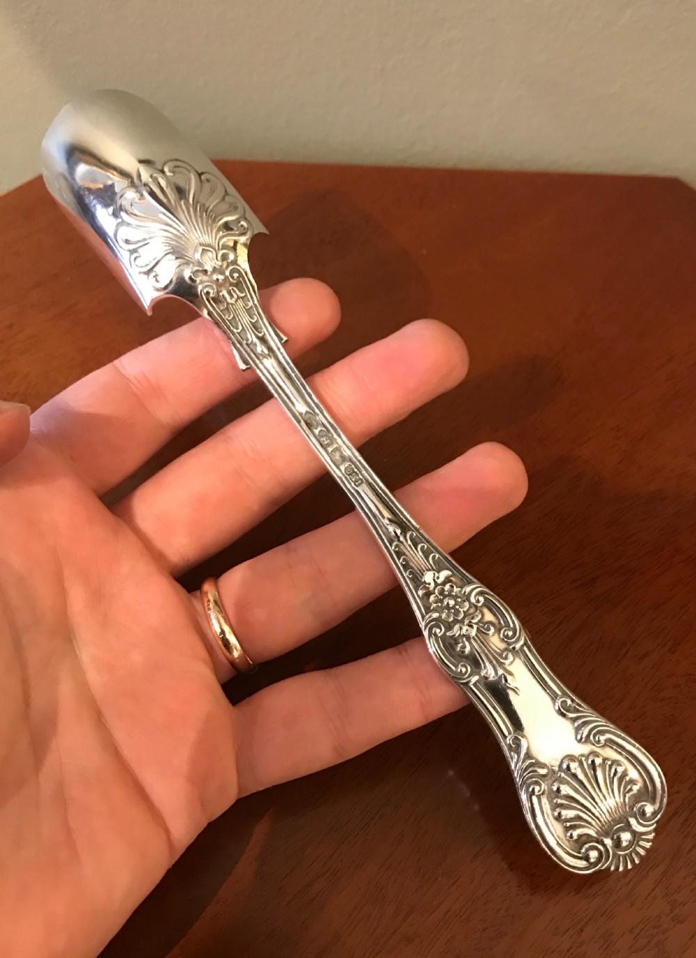 Superb Quality Victorian Queens Pattern Silver Stilton Scoop View VII