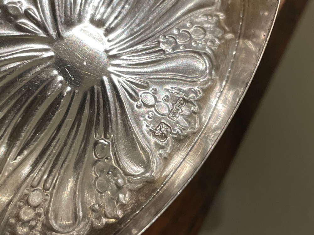 Impressive Victorian Silver Tea Caddy, 1896 View VIII