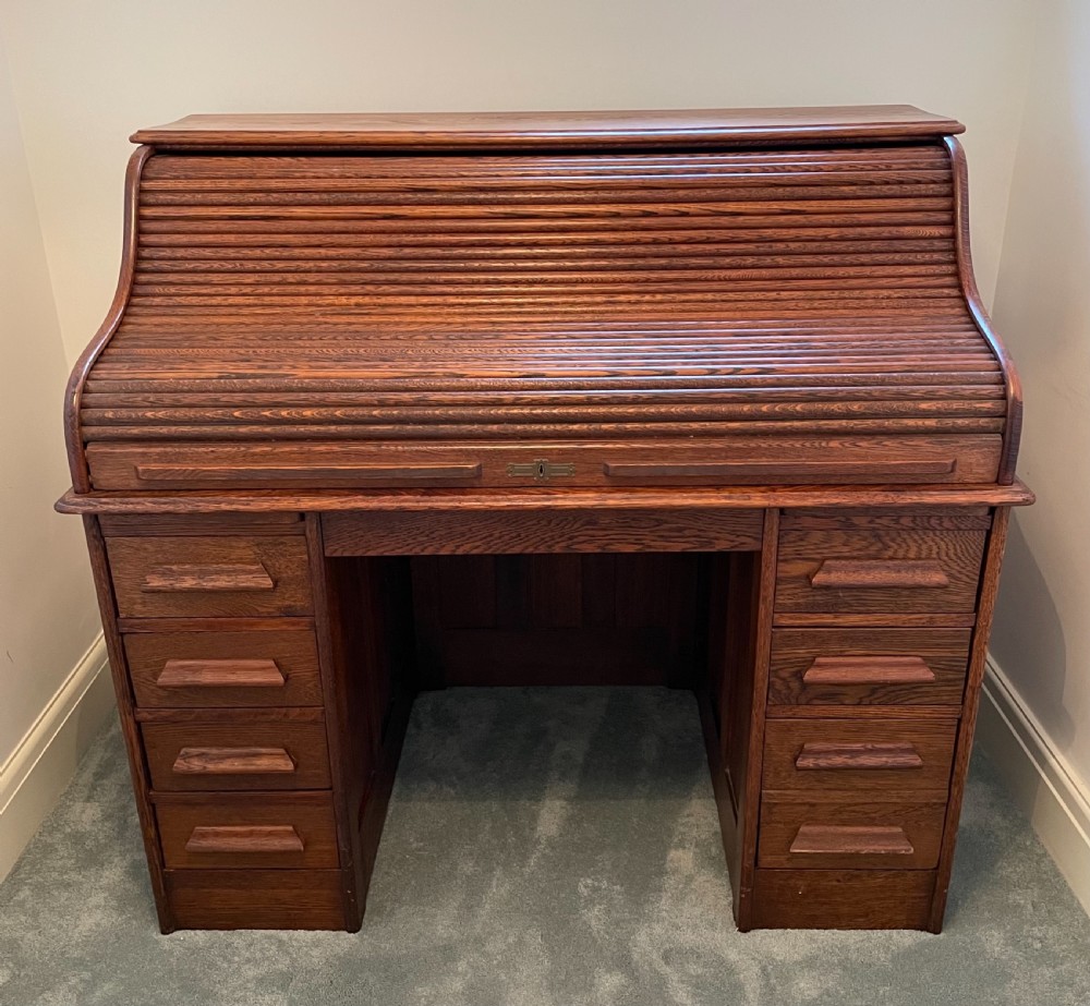 Quality Late Victorian Oak roll Top Desk