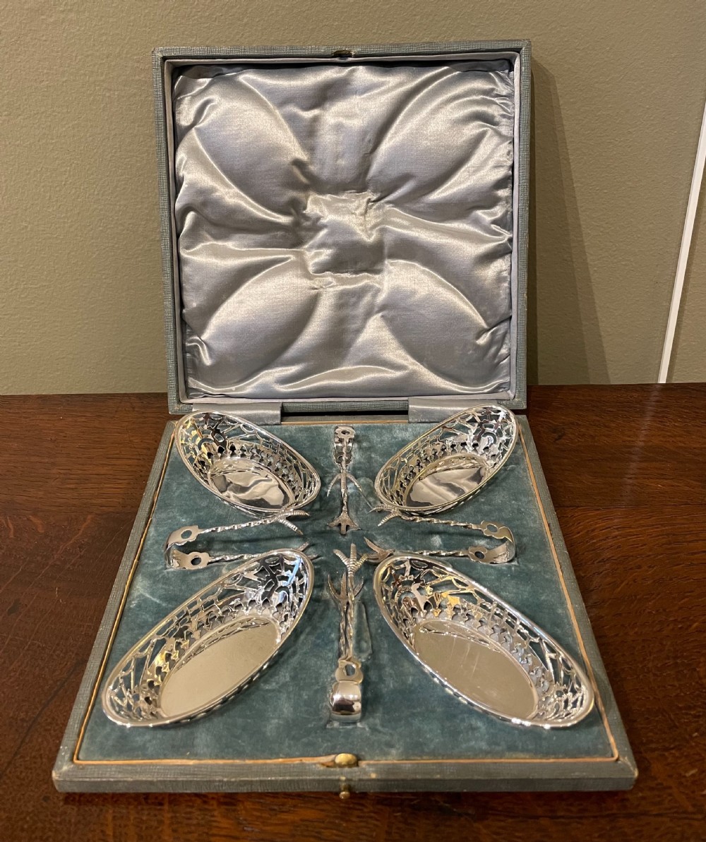 Fine Edwardian set of four silver bon bon dishes by Levi & Salaman