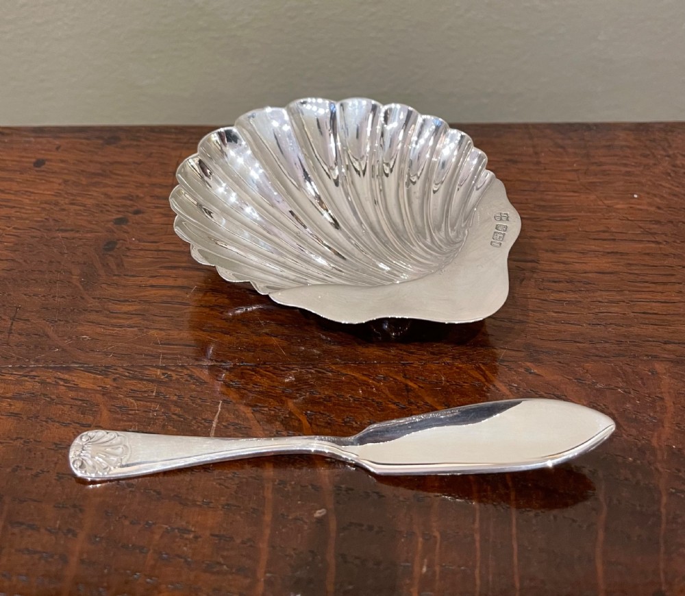 Quality Edwardian Silver Shell Butter Dish & Knife View VI