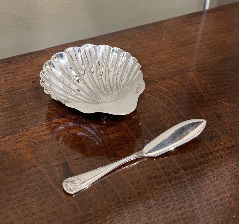 Quality Edwardian Silver Shell Butter Dish & Knife View VIII