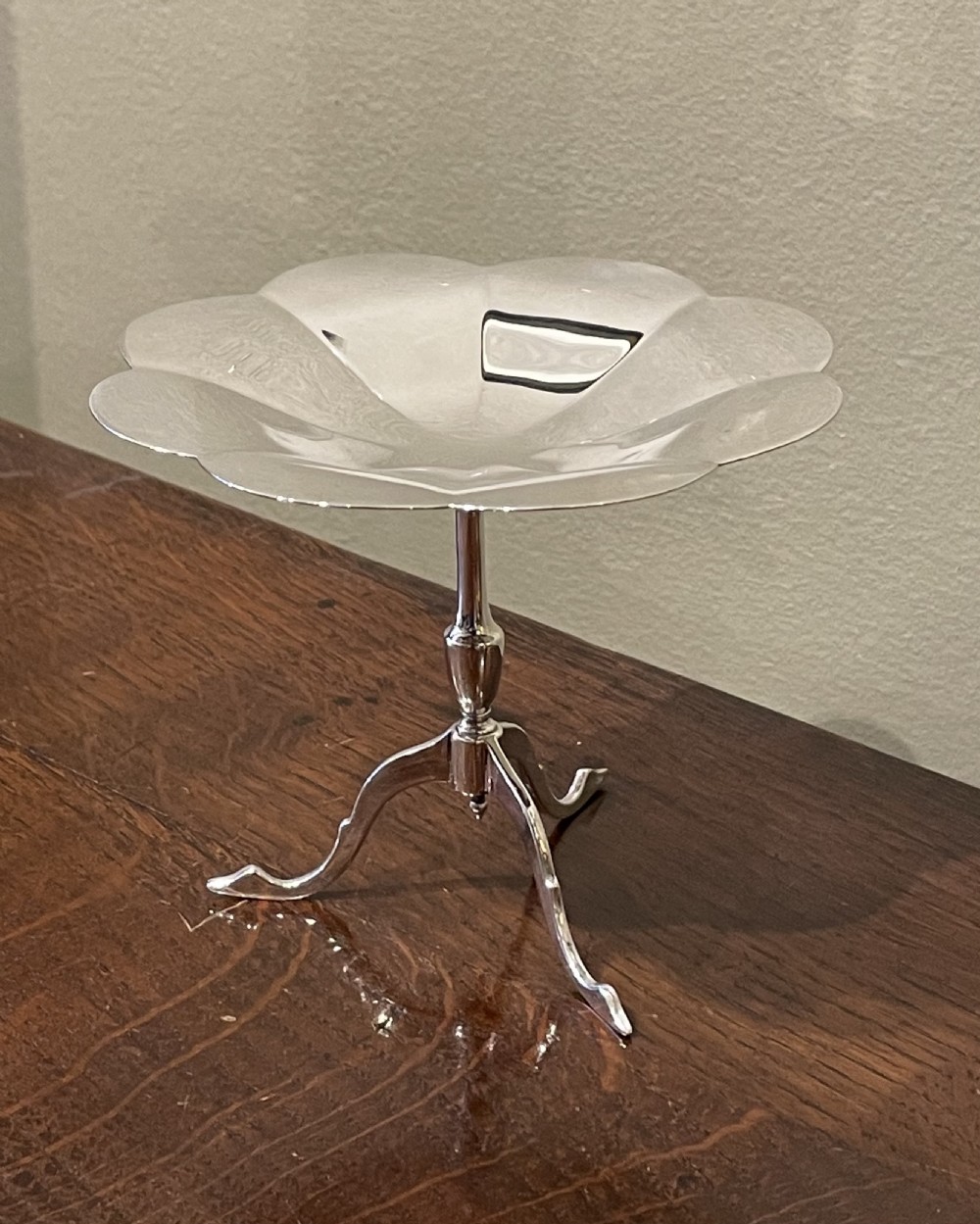 Edwardian Solid Silver Miniature Tripod Table Dish, Sheffield 1908 by Roberts & Belk View III