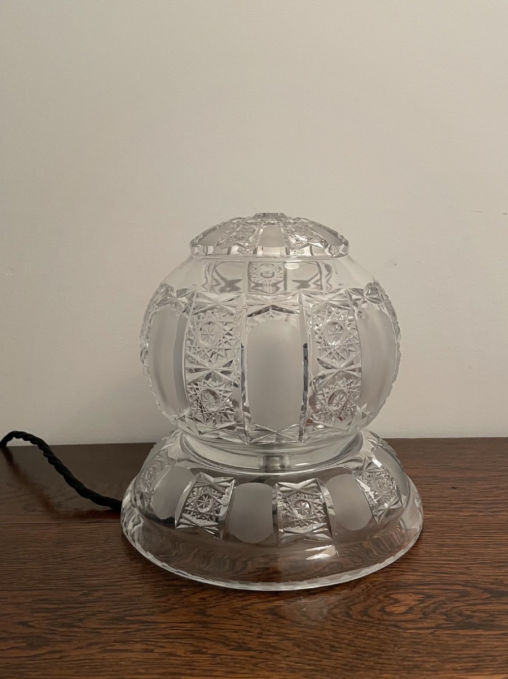 Very Attractive Cut Glass Table Lamp