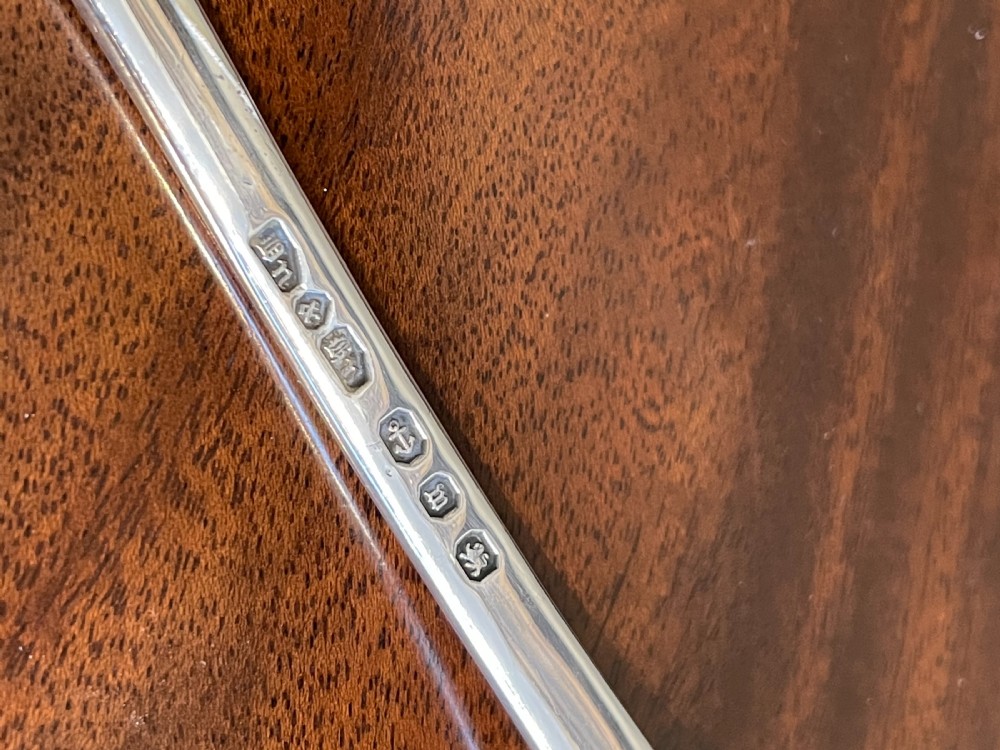 Pair of Victorian solid silver salad servers, Onslow Pattern View II