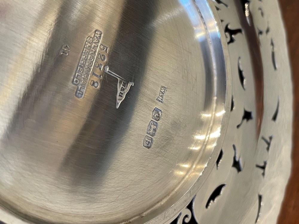 Superb Quality Cast Silver Dish By Walker & Hall View XI