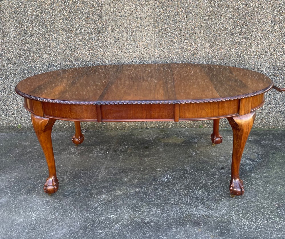 Edwardian Mahogany Chippendale Style Dining Table
