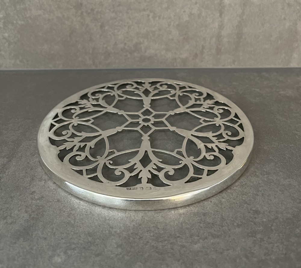 George V Silver Trivet Teapot Stand View VI