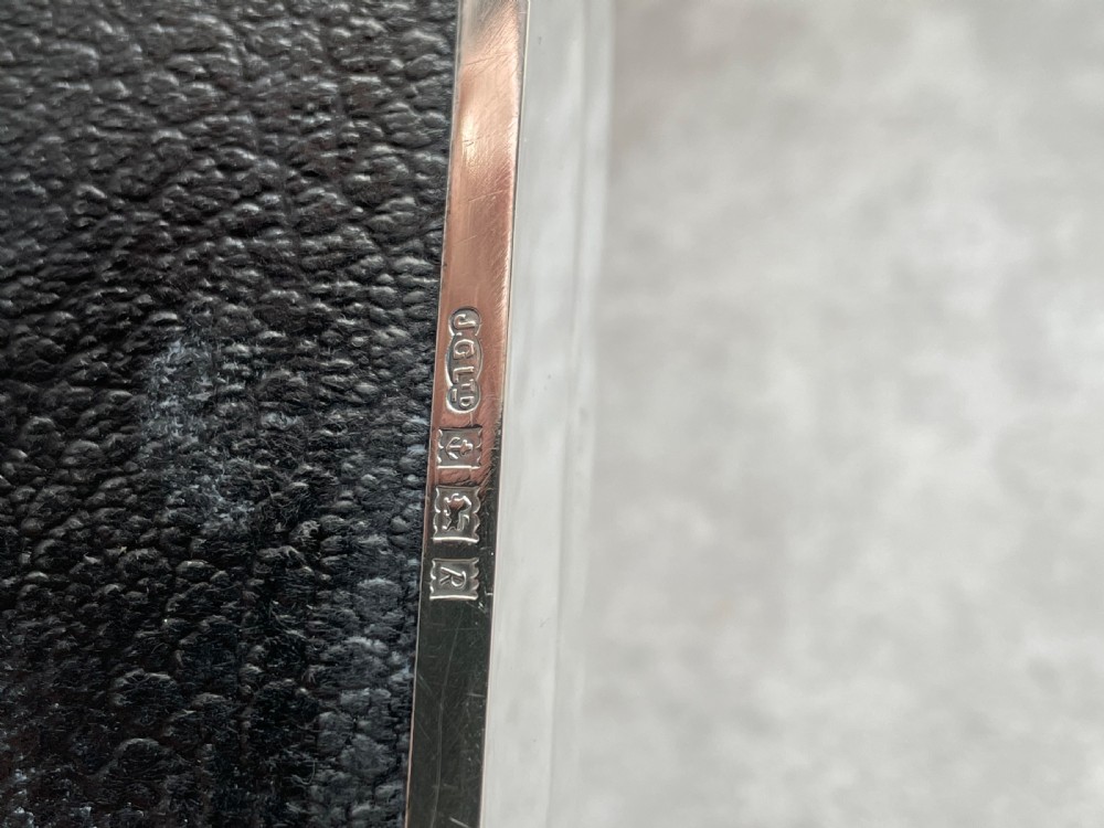 Solid silver table cigarette box View VI