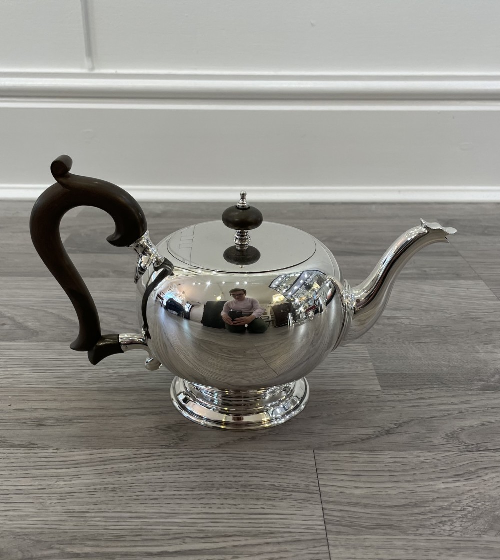 Impressive George I Style Solid Silver Five Piece Tea & Coffee Set View VIII