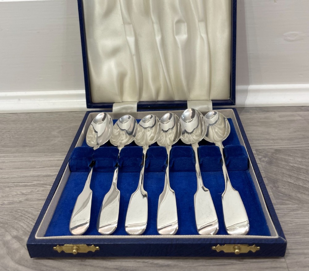 Set of Six Victorian Silver Teaspoons by Chawner & Co View VI